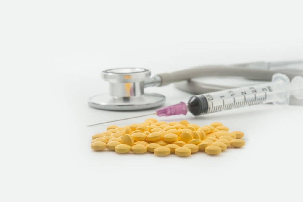 A terapia de reposição hormonal é o tratamento com maior nível de evidência para os sintomas da transição menopausal e a escolha da via e do protocolo deve ser sempre individualizada.